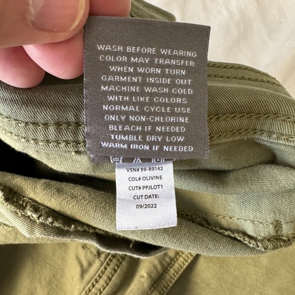 Torrid Women's High-Rise Army Green Chino Cropped Pants Size 22 Pockets‎ - Picture 8 of 13